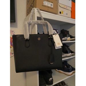 Robinson Small Saffiano Tory Burch tote bag.